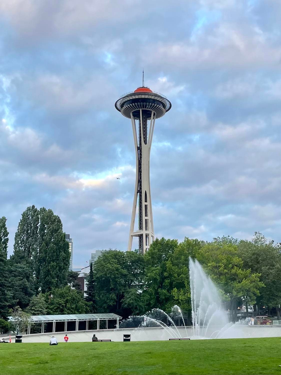 Space Needle behind the International Fountain